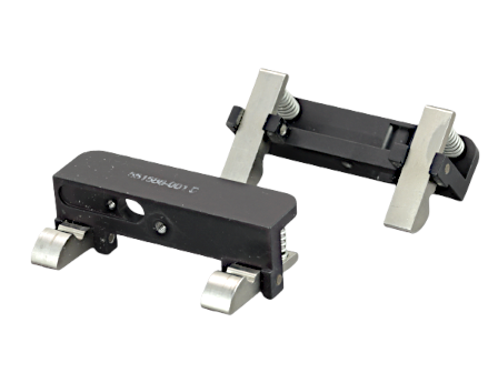 551588-001 Datacard Datacard MOUNT, TRAY LATCH, USADO   
